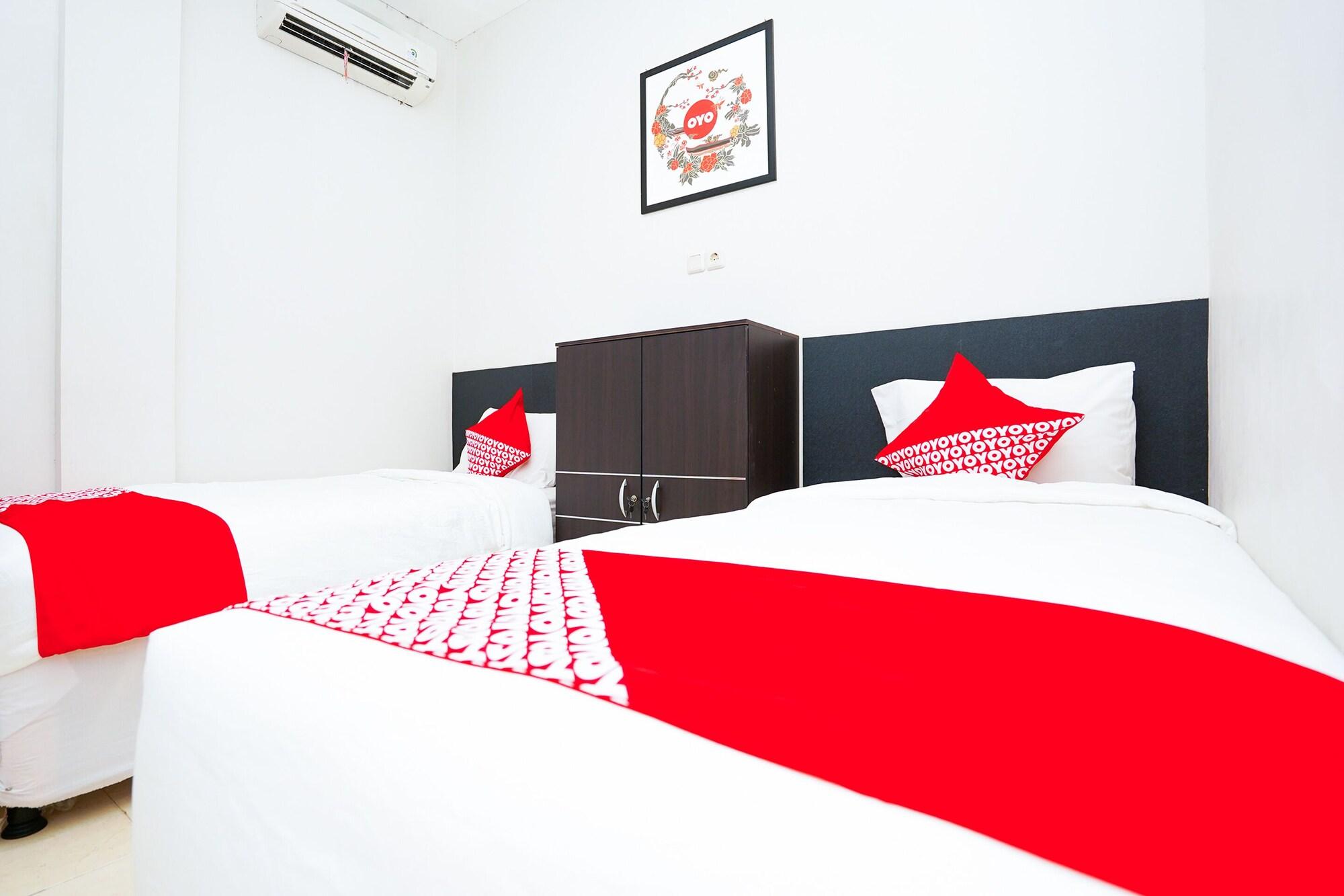 Oyo 450 Semampir Residence Surabaya Buitenkant foto