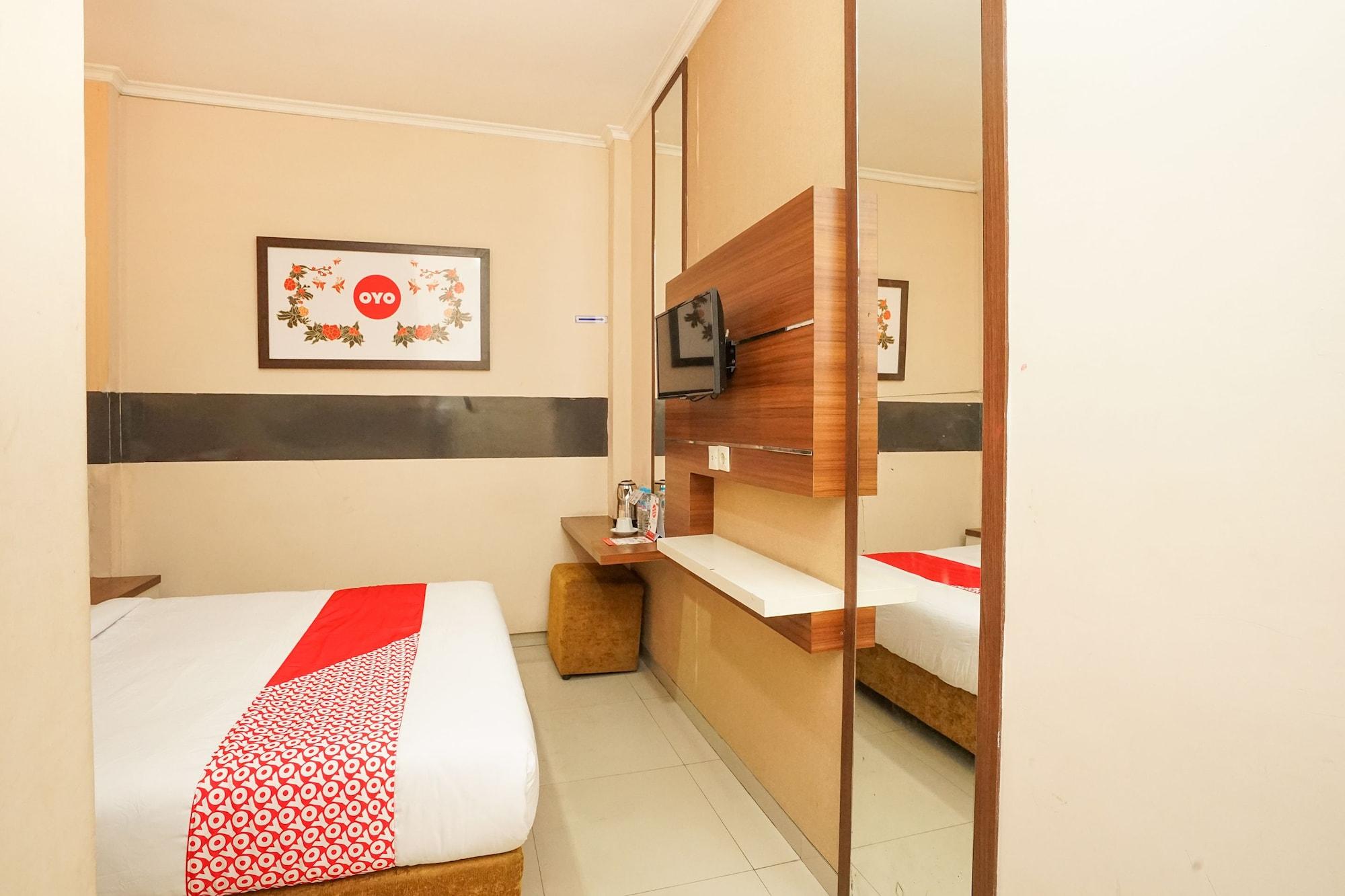 Oyo 450 Semampir Residence Surabaya Buitenkant foto