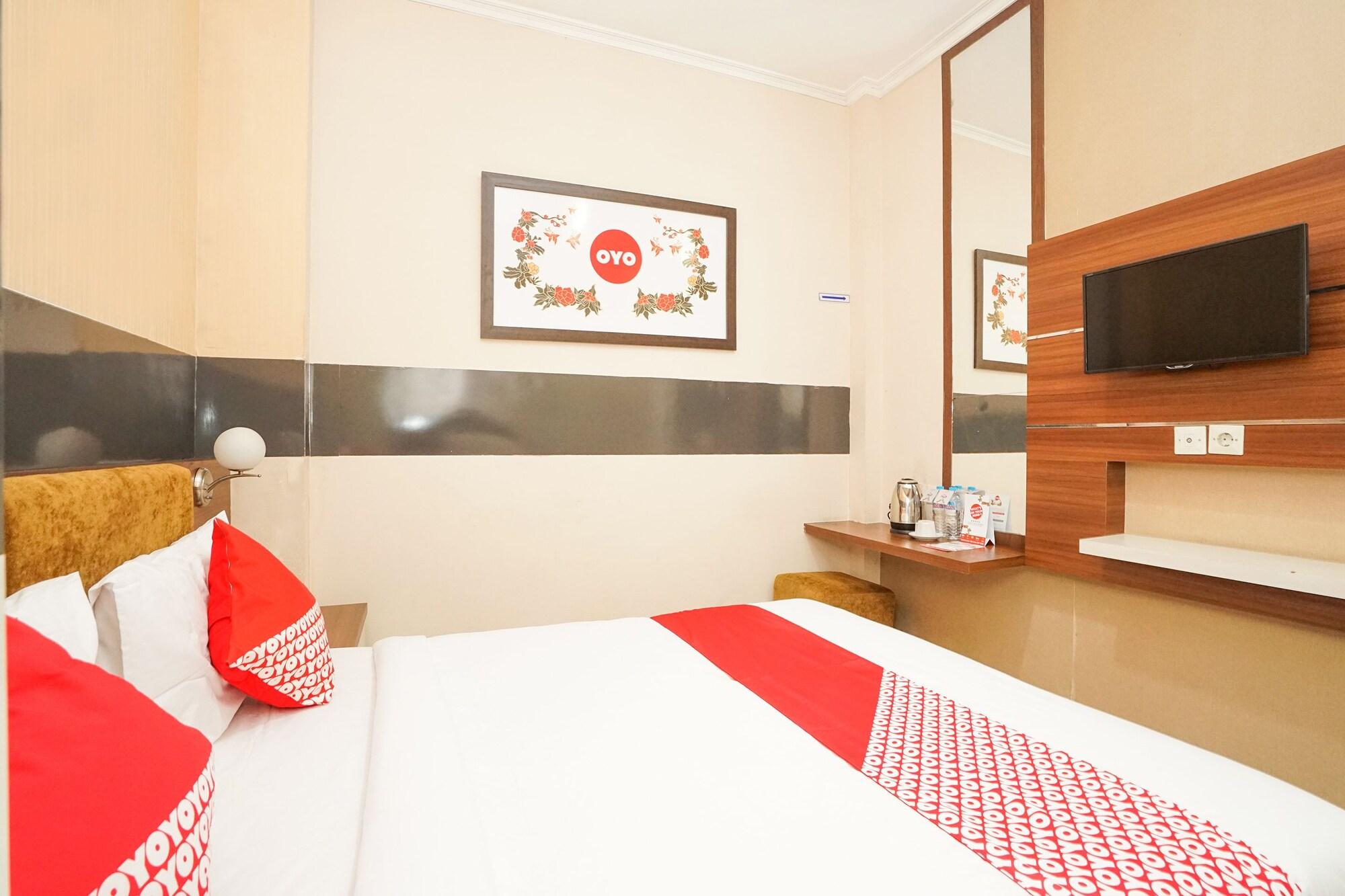 Oyo 450 Semampir Residence Surabaya Buitenkant foto