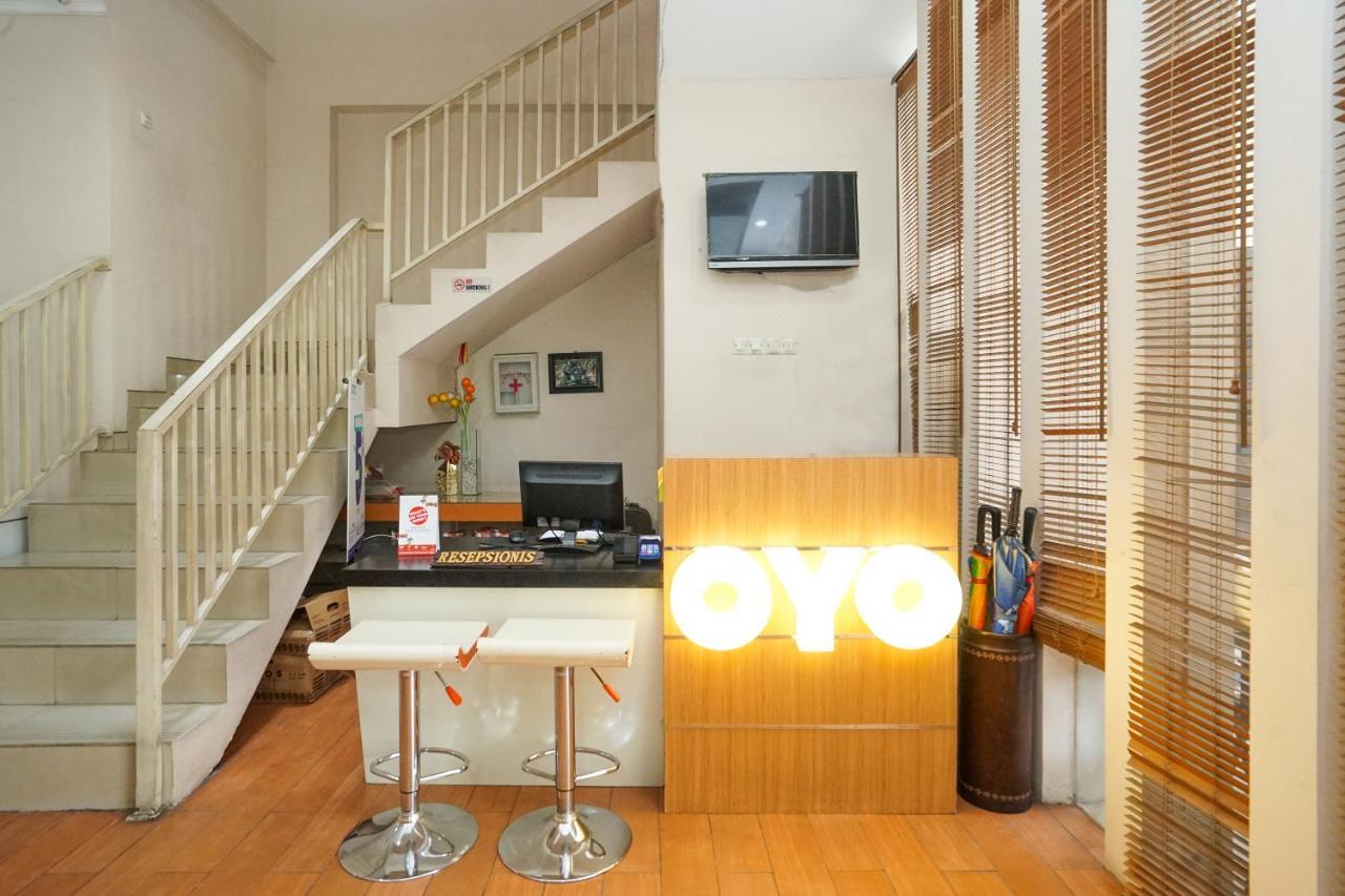 Oyo 450 Semampir Residence Surabaya Buitenkant foto