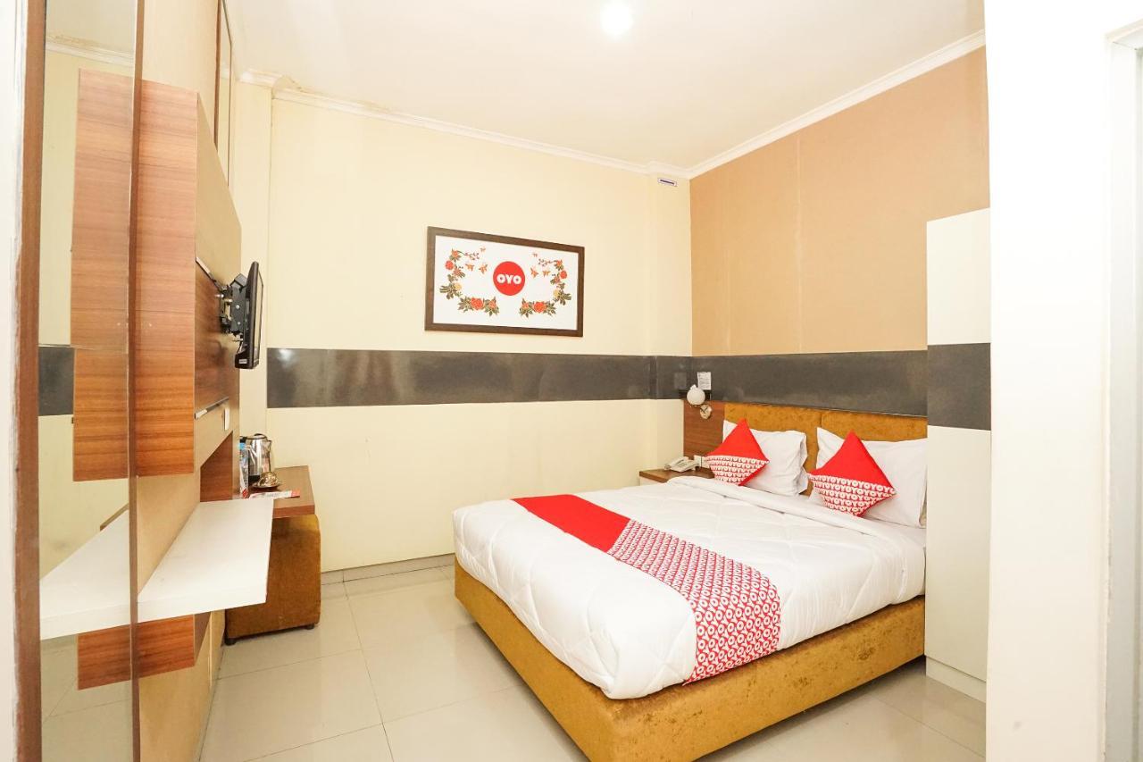 Oyo 450 Semampir Residence Surabaya Buitenkant foto